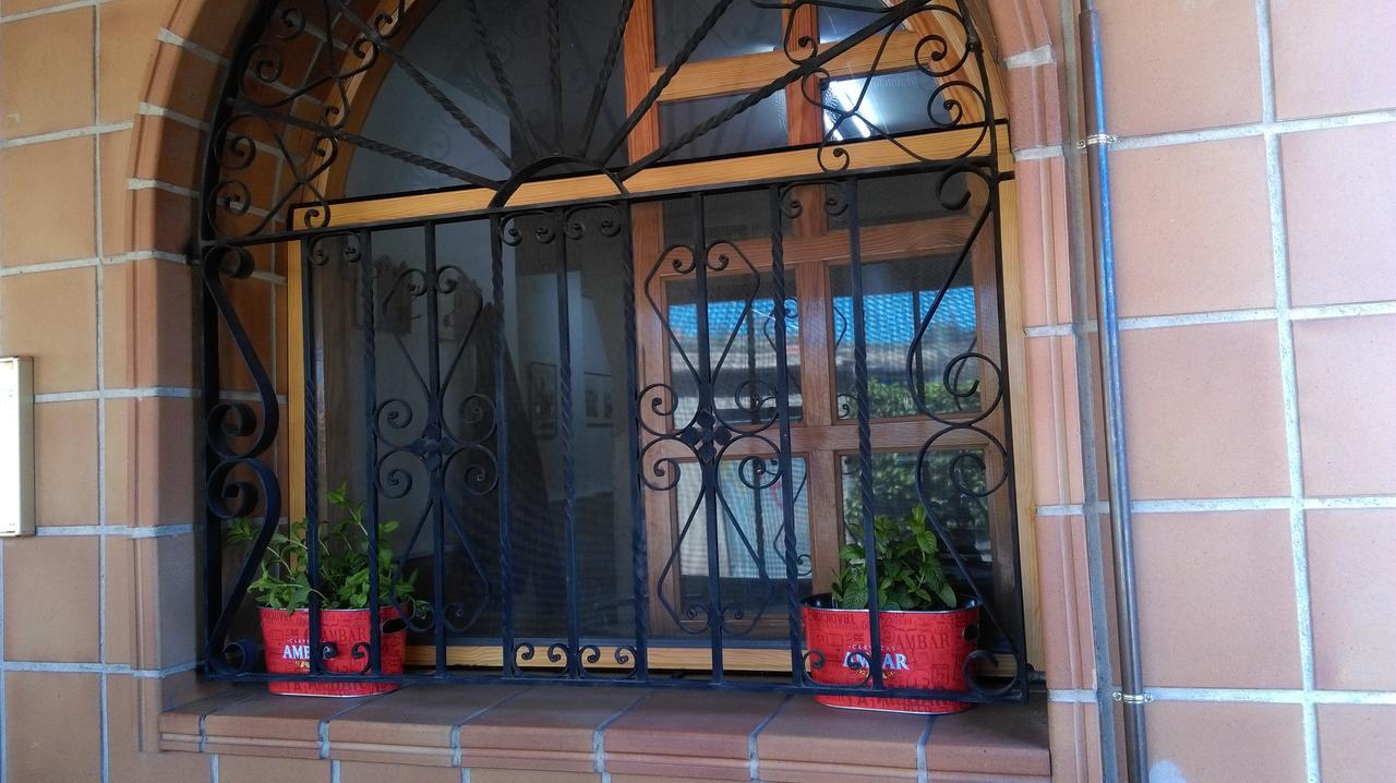 Hostal El Busto Теруель Екстер'єр фото